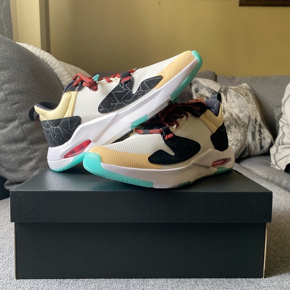 jordan air cadence womens